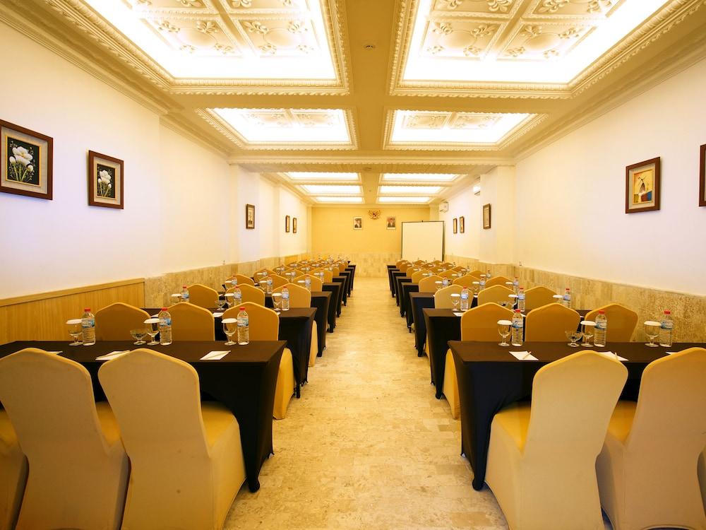 D'Salvatore Boutique Hotel Yogyakarta Maguwo Ngoại thất bức ảnh