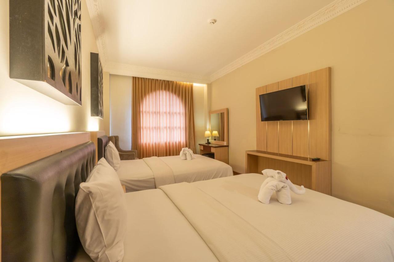 D'Salvatore Boutique Hotel Yogyakarta Maguwo Ngoại thất bức ảnh